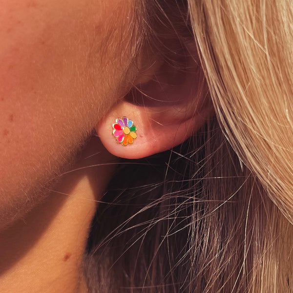 #1499  RAINBOW DAISY POST