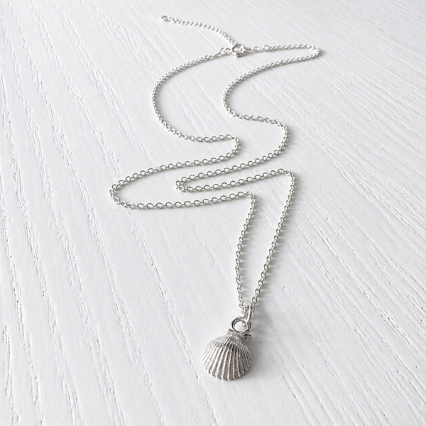 #80279 SMALL SCALLOP NECKLACE
