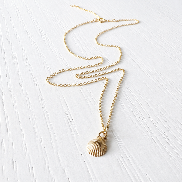 #80279 SMALL SCALLOP NECKLACE
