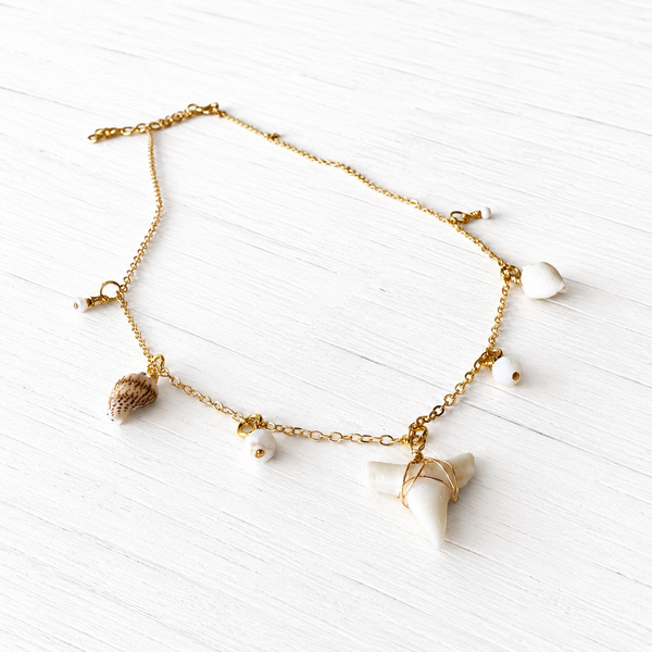 #80282 SHARK TOOTH CHARM NECKLACE