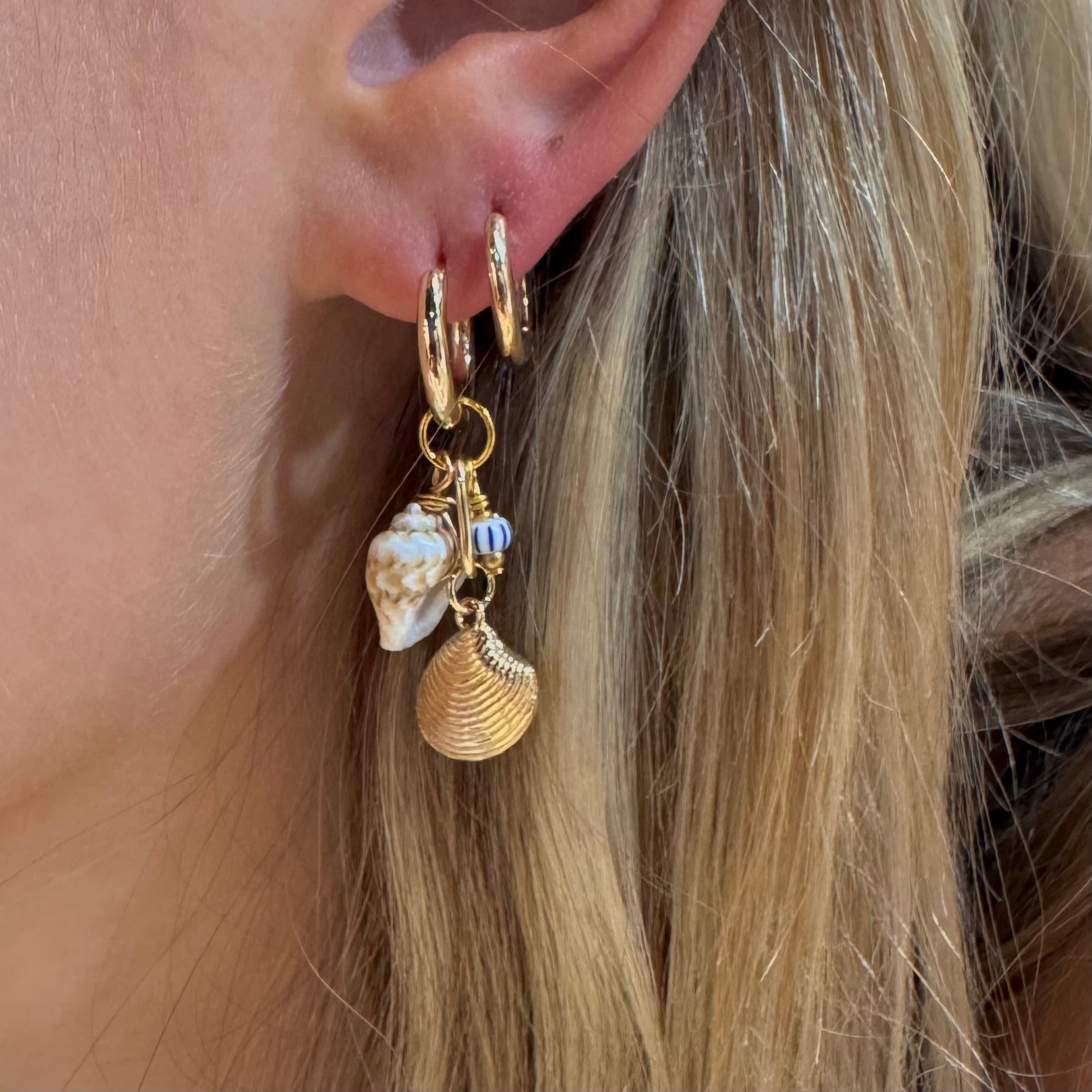 #2710 SCALLOP CLUSTER HUGGIE