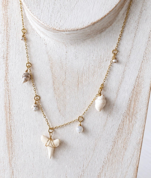 #80282 SHARK TOOTH CHARM NECKLACE