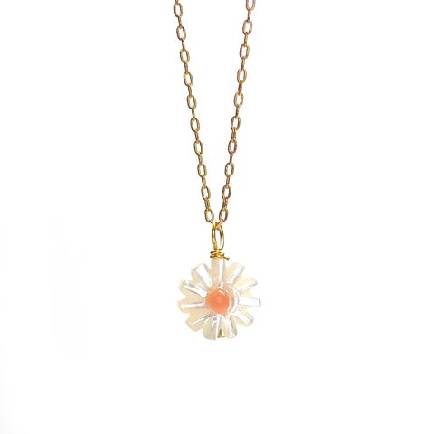 MOTHER OF PEARL DAISY NECKLACE