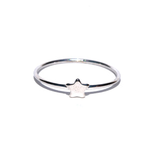 TINY STAR RING